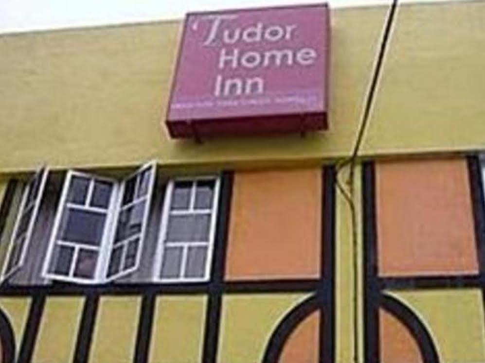Tudor Home Inn Камерон-Гайлендс Екстер'єр фото
